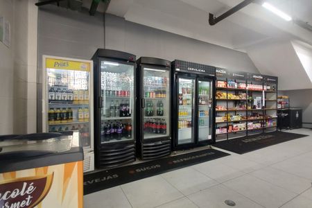 Apartamento à venda com 54m², 2 quartos e 1 vaga Apartamento à venda com 54m², 2 quartos e 1 vagaÁrea comum - Mercadinho