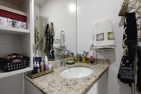 Apartamento à venda com 54m², 2 quartos e 1 vaga Apartamento à venda com 54m², 2 quartos e 1 vagaBanheiro da Suíte 1