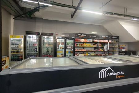 Apartamento à venda com 54m², 2 quartos e 1 vaga Apartamento à venda com 54m², 2 quartos e 1 vagaÁrea comum - Mercadinho