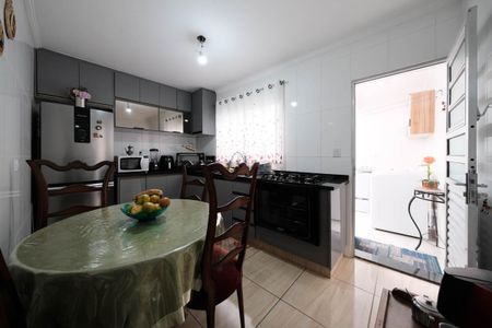 Casa à venda com 105m², 2 quartos e 2 vagasCozinha