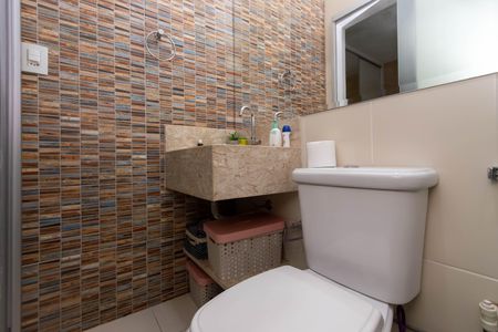 Apartamento à venda com 180m², 3 quartos e 1 vaga Apartamento à venda com 180m², 3 quartos e 1 vagaBanheiro da Suíte