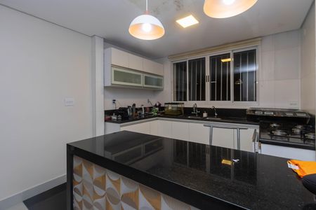 Apartamento à venda com 180m², 3 quartos e 1 vaga Apartamento à venda com 180m², 3 quartos e 1 vagaCozinha 1