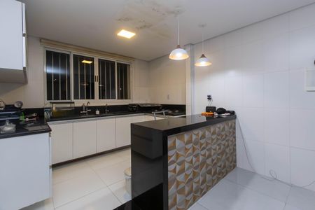 Apartamento à venda com 180m², 3 quartos e 1 vaga Apartamento à venda com 180m², 3 quartos e 1 vagaCozinha 1