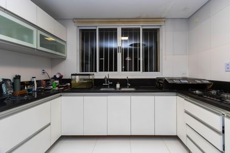 Apartamento à venda com 180m², 3 quartos e 1 vaga Apartamento à venda com 180m², 3 quartos e 1 vagaCozinha 1