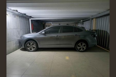 Apartamento à venda com 180m², 3 quartos e 1 vaga Apartamento à venda com 180m², 3 quartos e 1 vagaGaragem