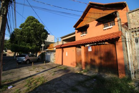 Casa para alugar com 200m², 5 quartos e 6 vagasFachada da casa