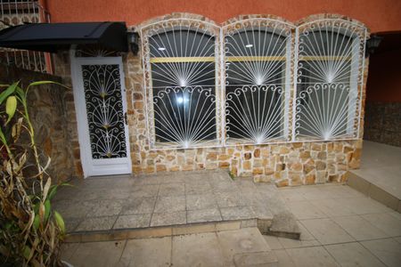 Casa para alugar com 200m², 5 quartos e 6 vagasQuintal frente
