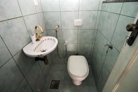 Casa para alugar com 200m², 5 quartos e 6 vagasLavabo