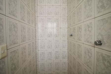 Casa para alugar com 200m², 5 quartos e 6 vagasBanheiro de Serviço