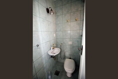 Casa para alugar com 200m², 4 quartos e 5 vagasBanheiro 4