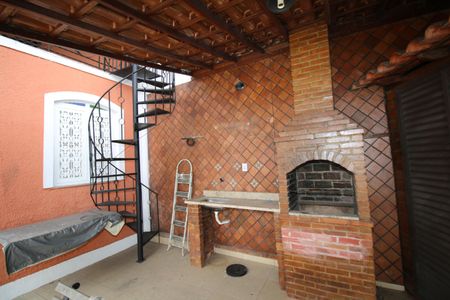 Casa para alugar com 200m², 4 quartos e 5 vagasChurrasqueira