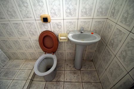 Casa para alugar com 200m², 4 quartos e 5 vagasBanheiro de serviço