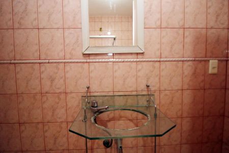 Casa para alugar com 200m², 4 quartos e 5 vagasBanheiro da Suíte 2