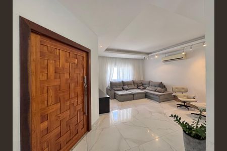 Sala de casa de condomínio para alugar com 5 quartos, 620m² em Recreio dos Bandeirantes, Rio de Janeiro