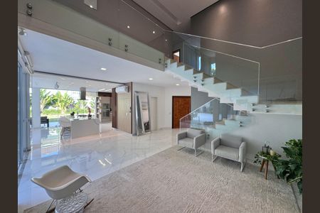 Sala de casa de condomínio para alugar com 5 quartos, 620m² em Recreio dos Bandeirantes, Rio de Janeiro