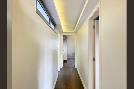 Apartamento à venda com 122m², 2 quartos e 2 vagasCorredor