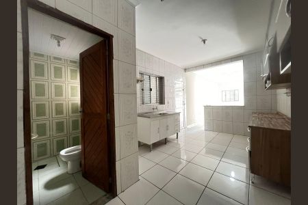 Casa à venda com 244m², 2 quartos e 2 vagas Casa à venda com 244m², 2 quartos e 2 vagasCozinha