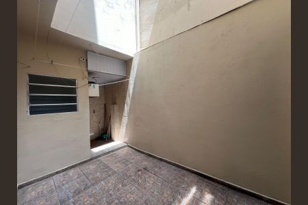 Casa à venda com 244m², 2 quartos e 2 vagas Casa à venda com 244m², 2 quartos e 2 vagasGaragem