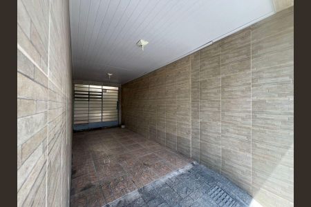 Casa à venda com 244m², 2 quartos e 2 vagas Casa à venda com 244m², 2 quartos e 2 vagasGaragem