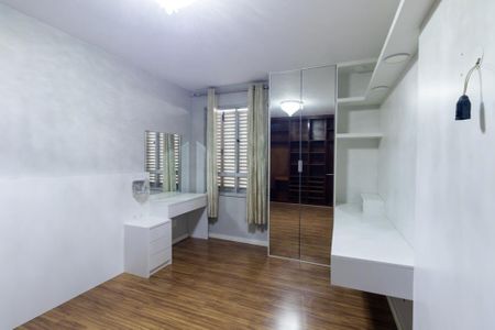 Apartamento para alugar com 220m², 4 quartos e 2 vagasQuarto