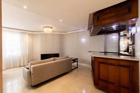 Sala de TV de apartamento para alugar com 4 quartos, 220m² em Água Verde, Curitiba