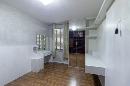 Apartamento para alugar com 220m², 4 quartos e 2 vagasQuarto