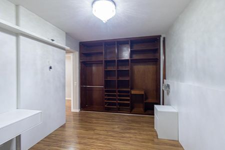 Apartamento para alugar com 220m², 4 quartos e 2 vagasQuarto