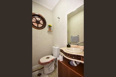 Casa à venda com 110m², 2 quartos e 2 vagasLavabo