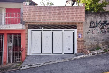Casa à venda com 110m², 2 quartos e 2 vagasFachada