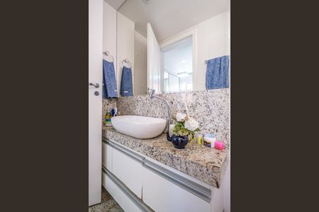 Apartamento à venda com 123m², 3 quartos e 2 vagas Apartamento à venda com 123m², 3 quartos e 2 vagasBanheiro Suíte