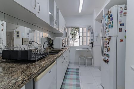 Apartamento à venda com 110m², 3 quartos e sem vagaCozinha e Área de Serviço