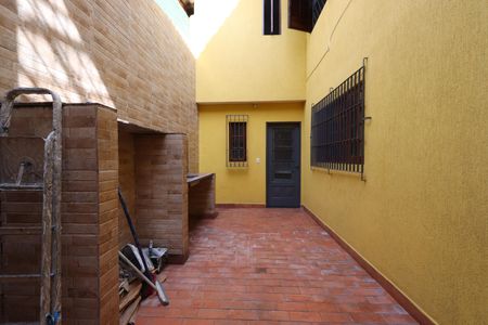 Casa à venda com 180m², 3 quartos e 2 vagasQuintal