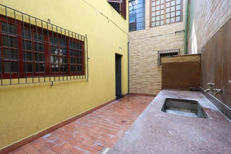 Casa à venda com 180m², 3 quartos e 2 vagasQuintal