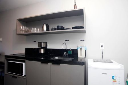 Studio - Cozinha de kitnet/studio para alugar com 1 quarto, 25m² em Auxiliadora, Porto Alegre