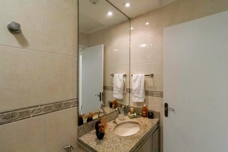 Apartamento à venda com 105m², 3 quartos e 2 vagasBanheiro social 