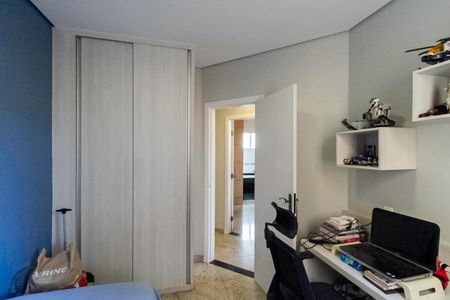 Apartamento à venda com 105m², 3 quartos e 2 vagasQuarto 1