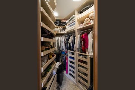 Apartamento à venda com 105m², 3 quartos e 2 vagasCloset da suíte