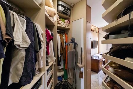 Apartamento à venda com 105m², 3 quartos e 2 vagasCloset da suíte
