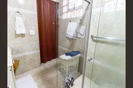 Casa à venda com 264m², 4 quartos e 2 vagasBanheiro da Suíte 2