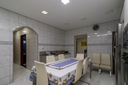 Casa à venda com 330m², 5 quartos e 3 vagasCozinha