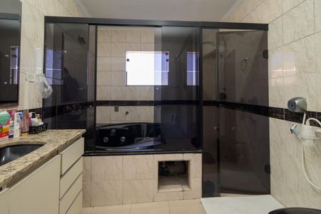 Casa à venda com 330m², 5 quartos e 3 vagasBanheiro da Suíte