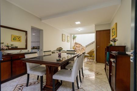 Casa à venda com 330m², 5 quartos e 3 vagasSala de Jantar