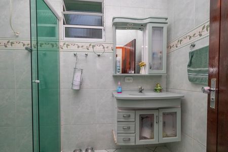 Casa à venda com 330m², 5 quartos e 3 vagasBanheiro de Serviço