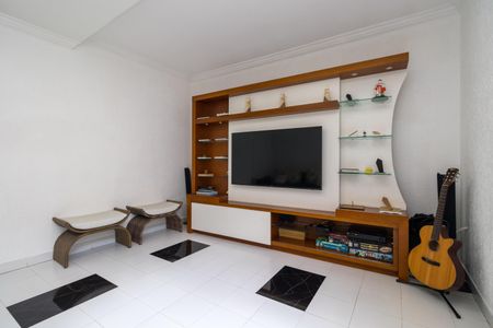 Casa à venda com 330m², 5 quartos e 3 vagasSala de TV