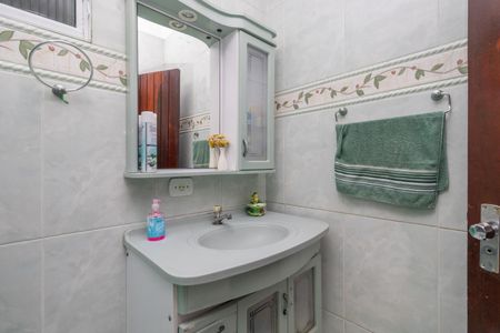 Casa à venda com 330m², 5 quartos e 3 vagasBanheiro de Serviço