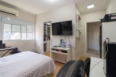 Casa à venda com 330m², 5 quartos e 3 vagasQuarto 2