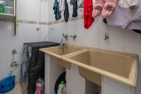 Casa à venda com 330m², 5 quartos e 3 vagasÁrea de Serviço