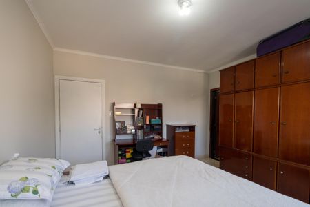 Casa à venda com 330m², 5 quartos e 3 vagasSuíte