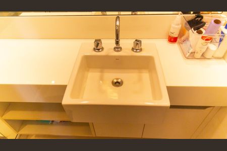 Apartamento à venda com 185m², 3 quartos e 1 vagaBanheiro da Suíte 2