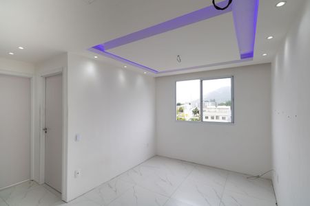 Sala de apartamento para alugar com 2 quartos, 42m² em Guaratiba, Rio de Janeiro
